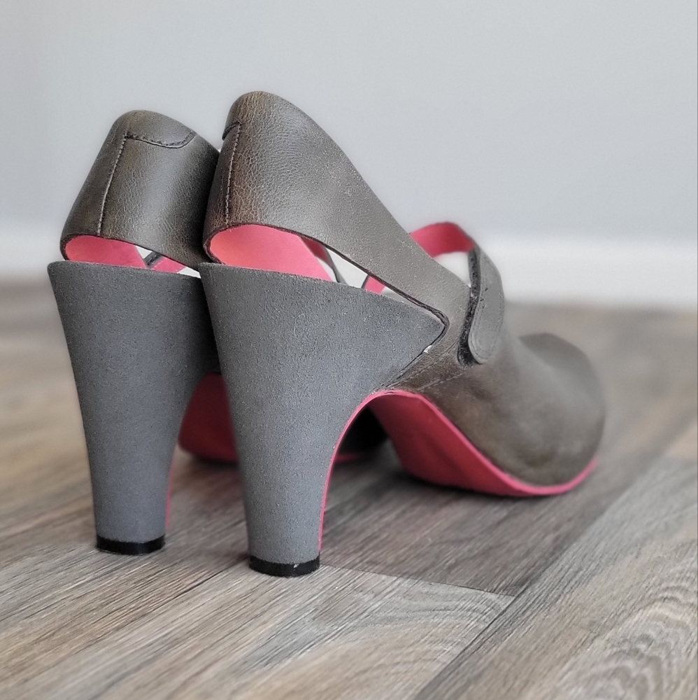 Grey/brown Tsubo leather sling back Mary Jane heels - Picture 3 of 6